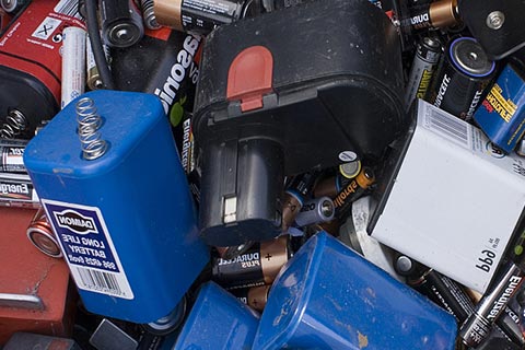 廉江吉水附近电瓶回收,收废弃电动车电池|高价电动车电池回收